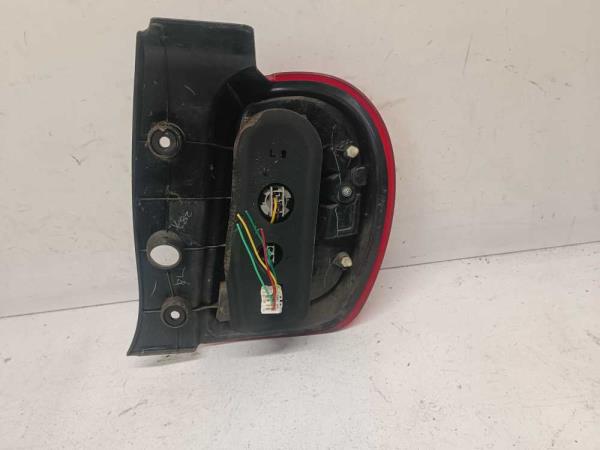 FEU ARRIERE GAUCHE NISSAN - Vue 2